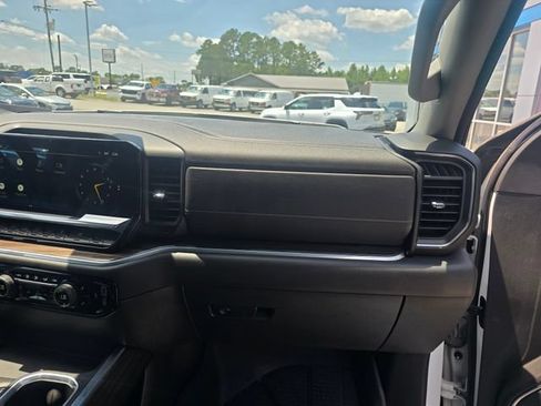 Used 2022 Chevrolet Silverado 1500 LT w/ Protection Package AWD/4WD image 47