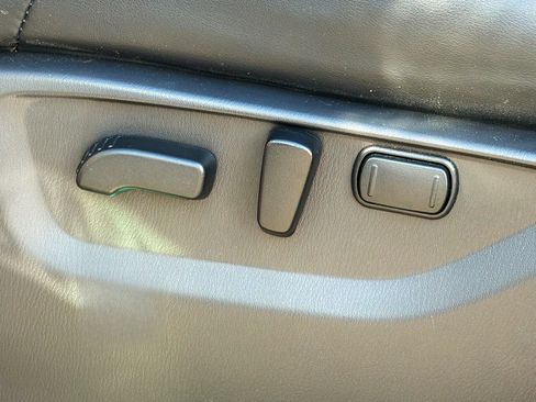 Used 2024 Nissan Armada Platinum w/ Captain's Chairs Package image 26