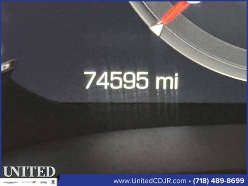 Used 2019 Cadillac Escalade ESV Luxury image 32