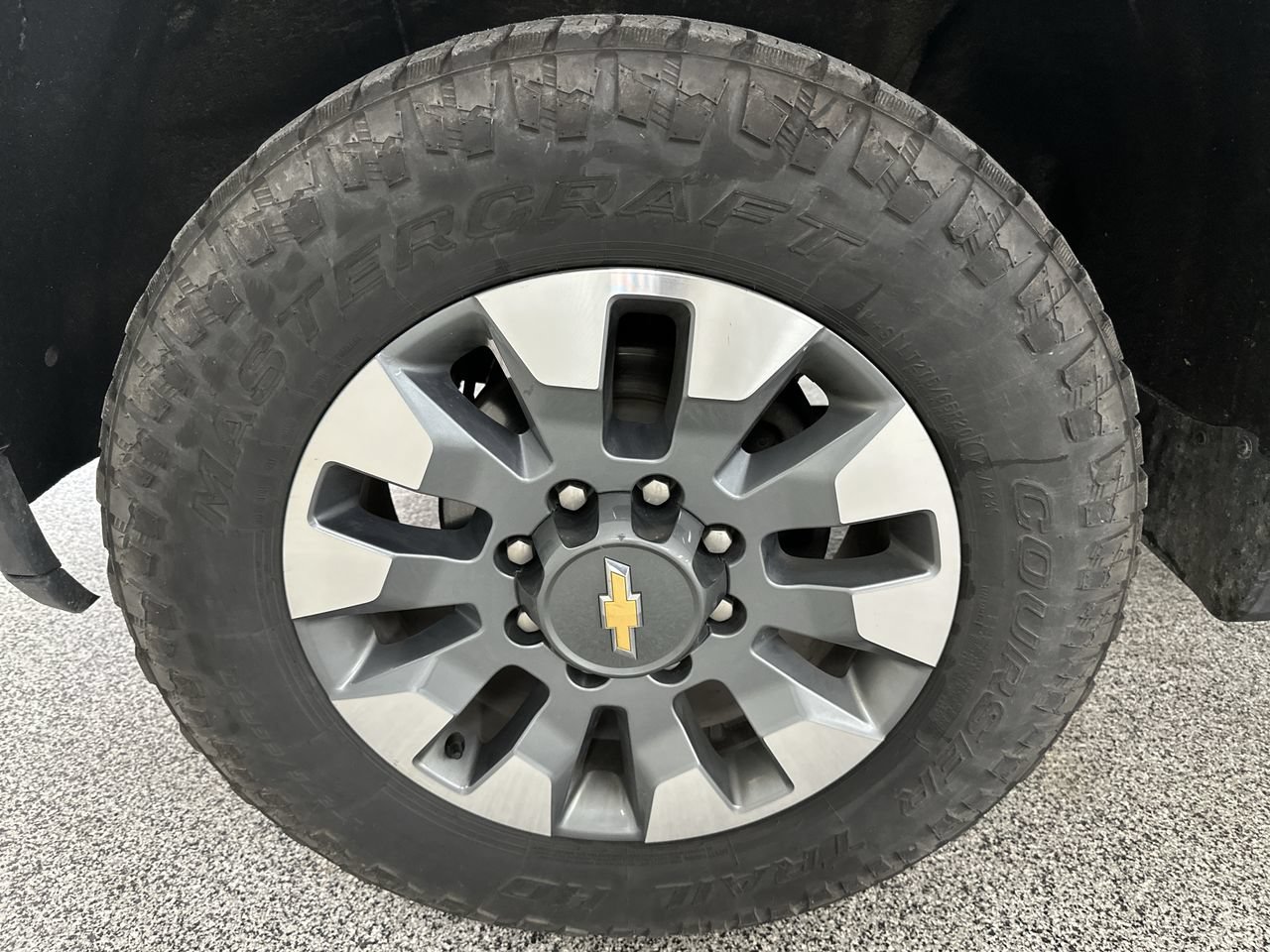Used 2023 Chevrolet Silverado 2500 Custom w/ Custom Value Package AWD/4WD image 16