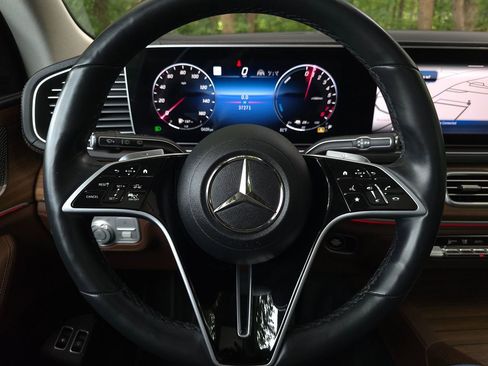 Used 2024 Mercedes-Benz GLE 450e 4MATIC image 31