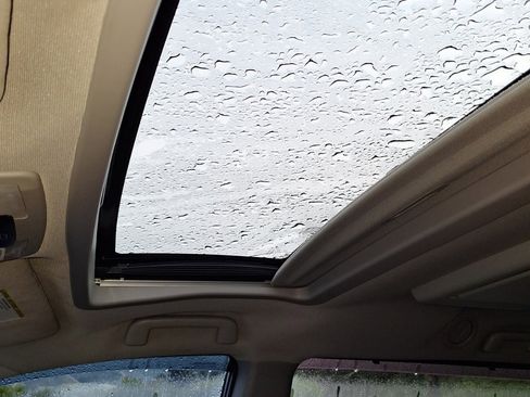 Used 2017 Toyota Sienna SE Premium image 13