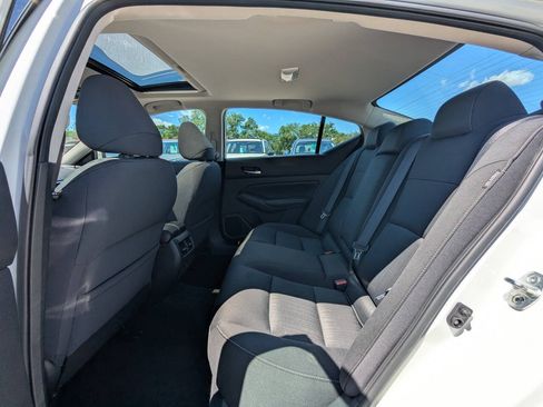 Used 2019 Nissan Altima 2.5 SV AWD/4WD image 14