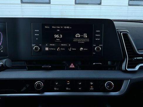 Used 2025 Kia Sportage LX image 24