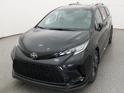 New 2026 Toyota Sienna XSE FWD image 16
