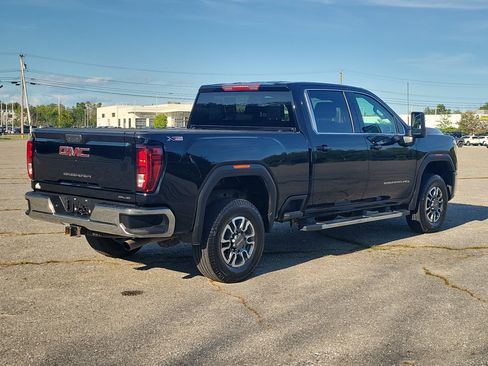Used 2024 GMC Sierra 2500 SLE w/ SLE Value Package; AWD/4WD image 5