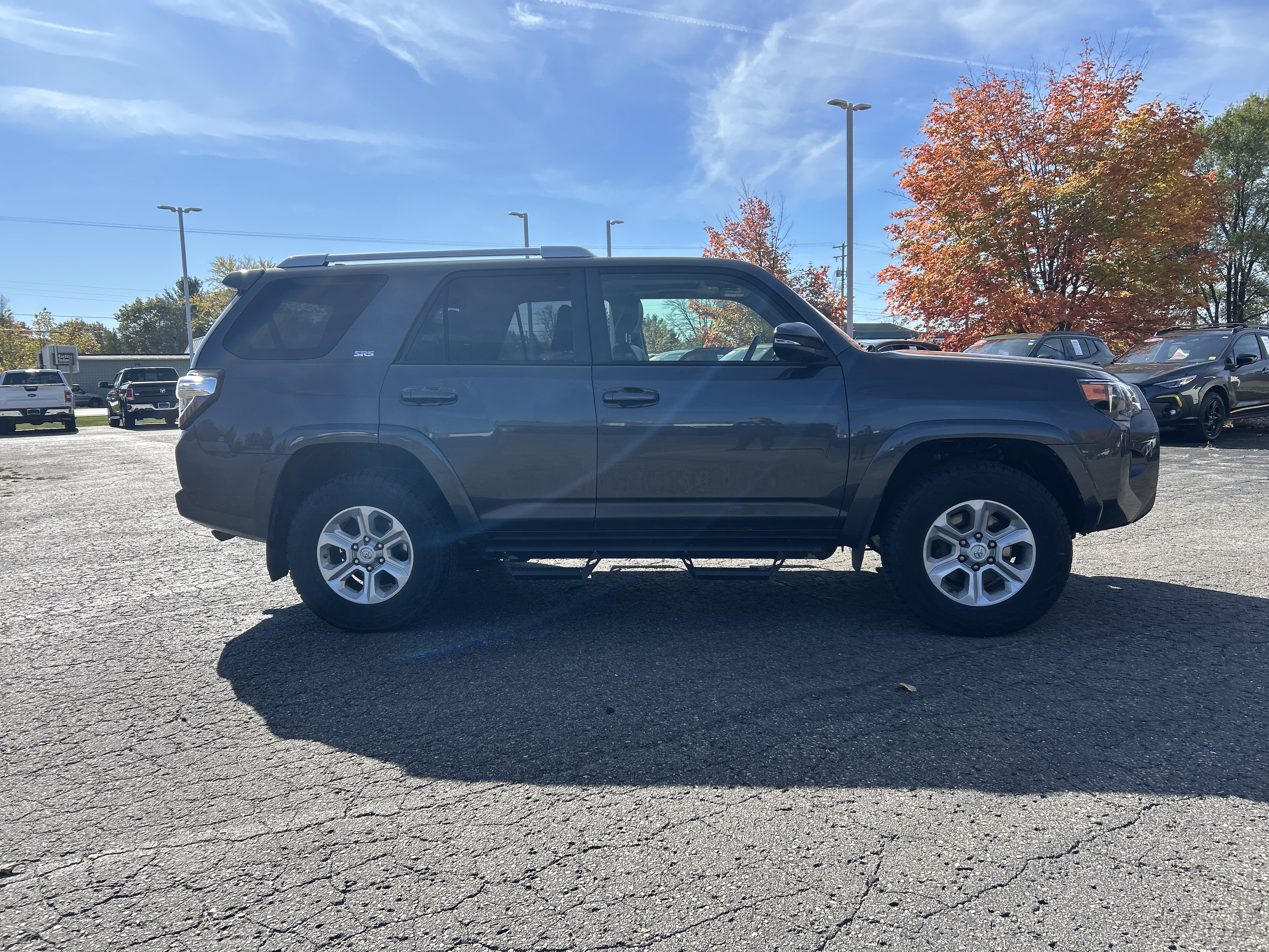 Used 2018 Toyota 4Runner SR5 Premium AWD/4WD image 3