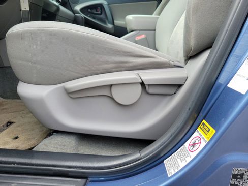 Used 2010 Toyota RAV4 4WD w/ 3rd Row image 17