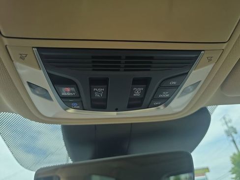 Used 2024 Acura RDX SH-AWD image 26