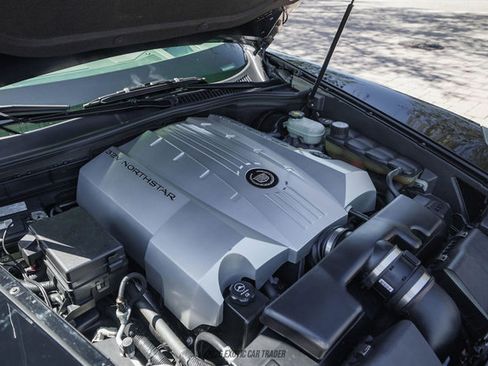 Used 2004 Cadillac XLR RWD image 24