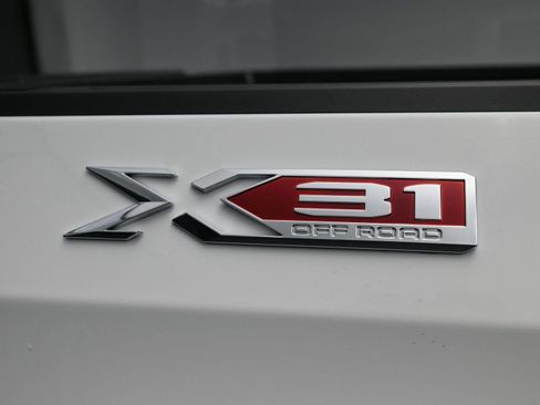 Used 2023 GMC Sierra 1500 SLT w/ SLT Premium Package image 16