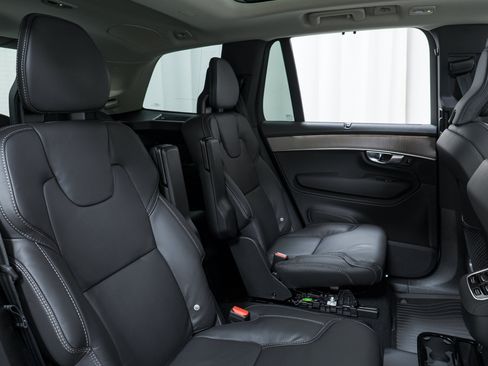 New 2026 Volvo XC90 B5 Ultra w/ Protection Package AWD/4WD image 24