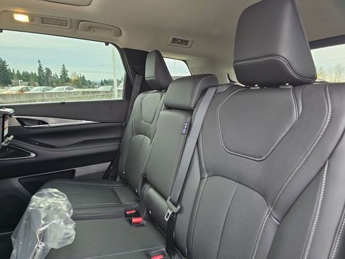 New 2026 INFINITI QX60 Luxe w/ Family Package image 28