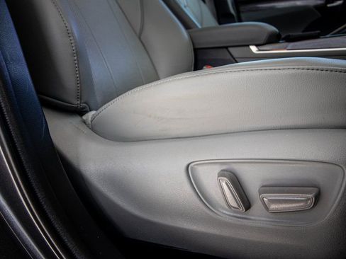 Used 2023 Toyota Highlander Limited image 41