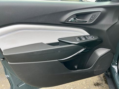 Used 2025 Chevrolet Trax LT image 18