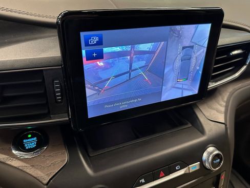 Used 2020 Ford Explorer Platinum image 13