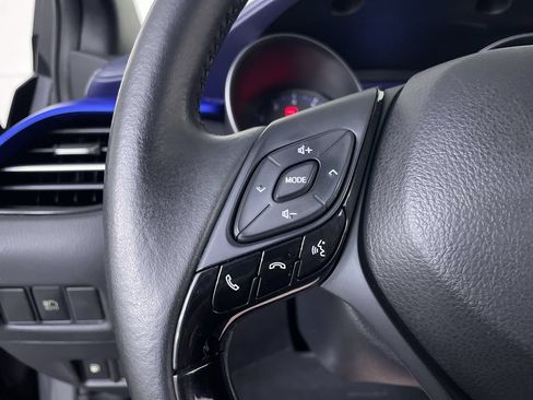 Used 2020 Toyota C-HR XLE FWD image 24