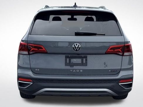 Used 2022 Volkswagen Taos SE w/ Panoramic Sunroof Package AWD/4WD image 7
