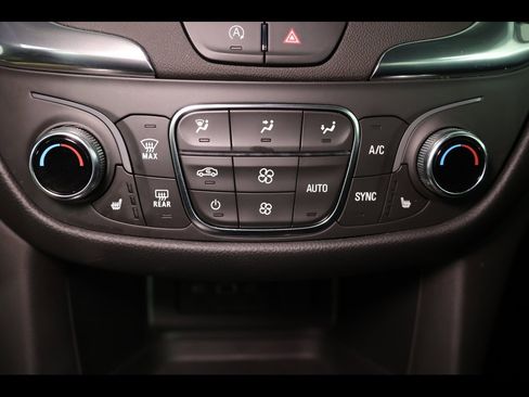 Used 2023 Chevrolet Equinox LT image 13