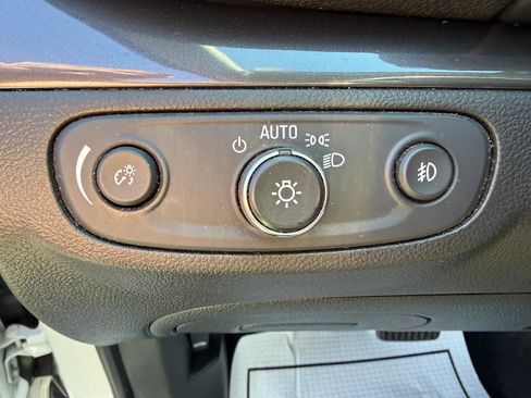 Certified 2019 Buick Encore Sport Touring w/ Safety Package image 17