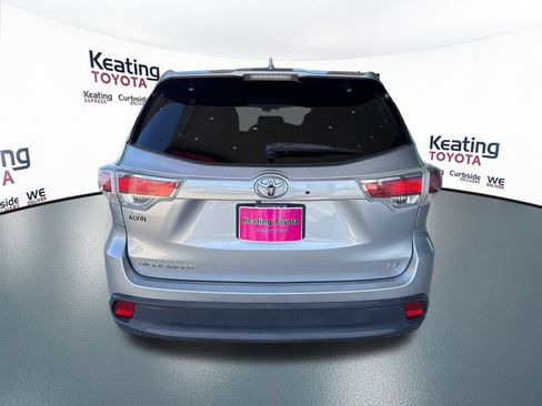 Used 2016 Toyota Highlander LE image 3