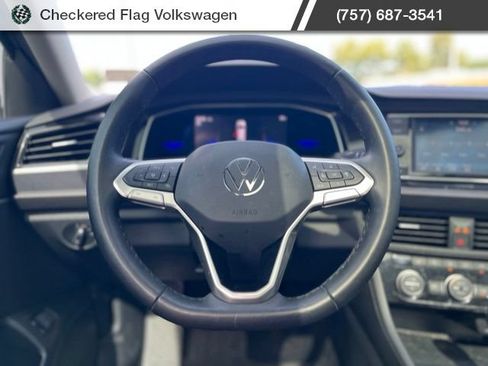 Used 2022 Volkswagen Jetta SE FWD image 33