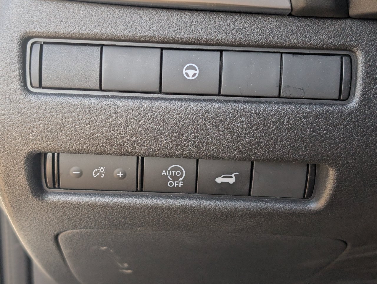 Used 2023 Nissan Rogue SV w/ SV Premium B Package FWD image 23