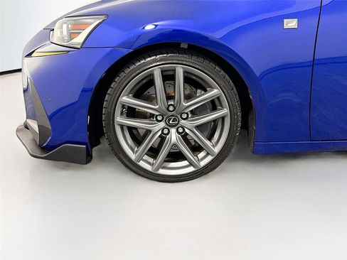 Used 2018 Lexus IS 300 F Sport w/ F Sport Package RWD image 29