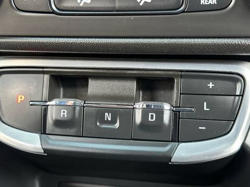 Used 2024 GMC Terrain SLE AWD/4WD image 18