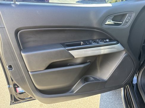 Used 2022 Chevrolet Colorado ZR2 image 17