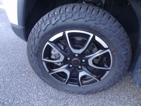 Used 2025 Jeep Compass Trailhawk AWD/4WD image 32