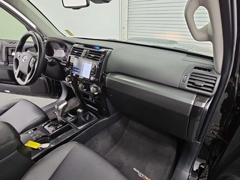 Used 2023 Toyota 4Runner TRD Off-Road Premium w/ Moonroof Package AWD/4WD image 39