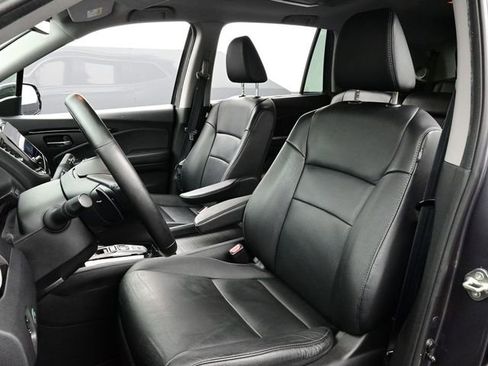 Used 2019 Honda Pilot Touring image 5