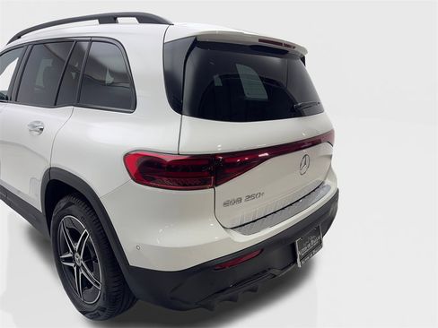 Used 2024 Mercedes-Benz EQB 250+ image 19