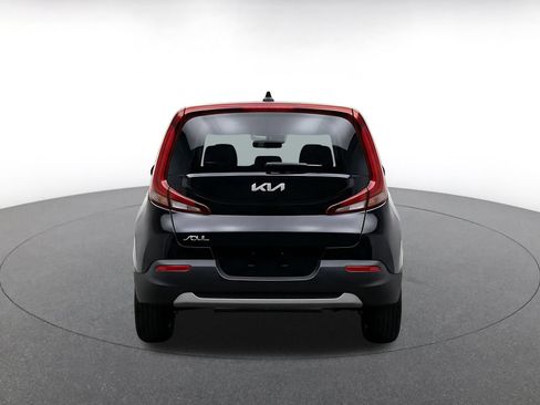 Used 2025 Kia Soul LX w/ LX Technology Package FWD image 14