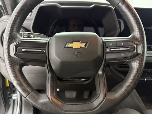 Used 2024 Chevrolet Colorado W/T image 9