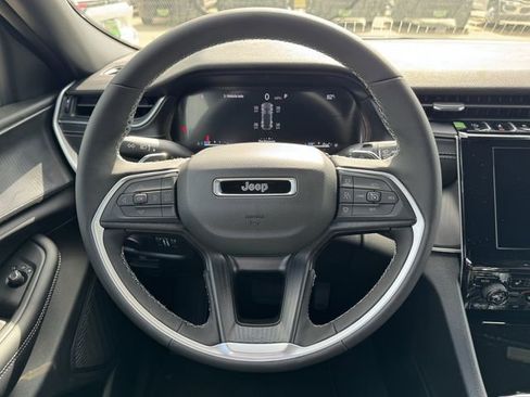 New 2025 Jeep Grand Cherokee Altitude w/ MOPAR Finishing Package image 11