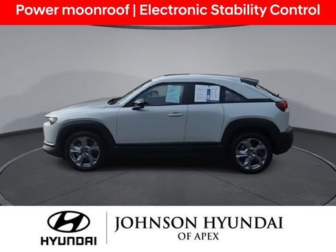 Used 2022 MAZDA MX-30 Electric w/ Premium Package image 5