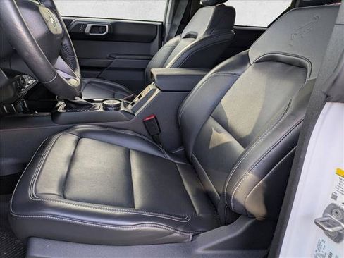 Used 2025 Ford Bronco Outer Banks w/ Sasquatch Package AWD/4WD image 12