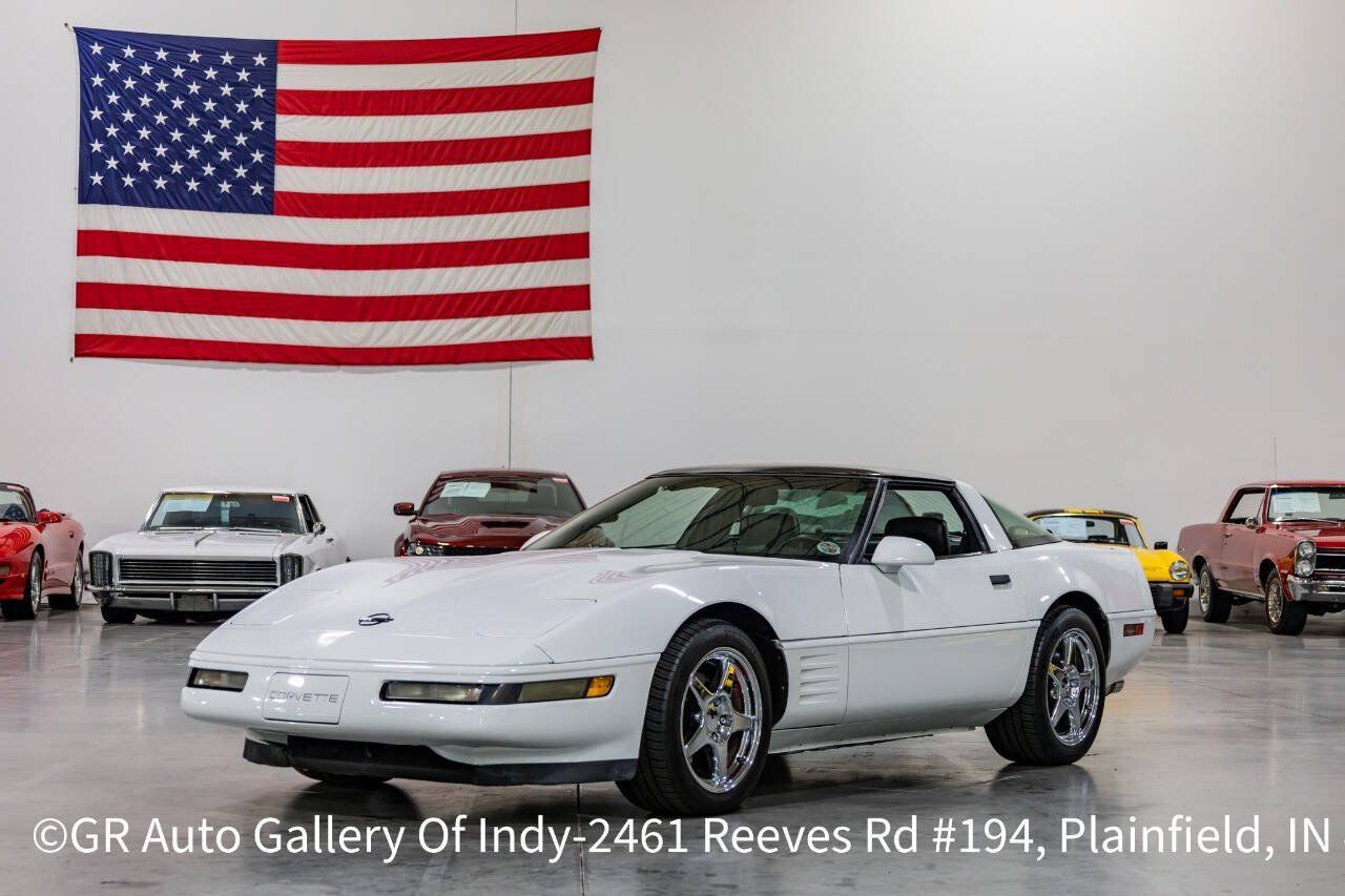 Used 1992 Chevrolet Corvette Coupe RWD image 3