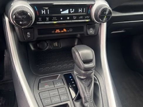 Certified 2024 Toyota RAV4 XLE image 25