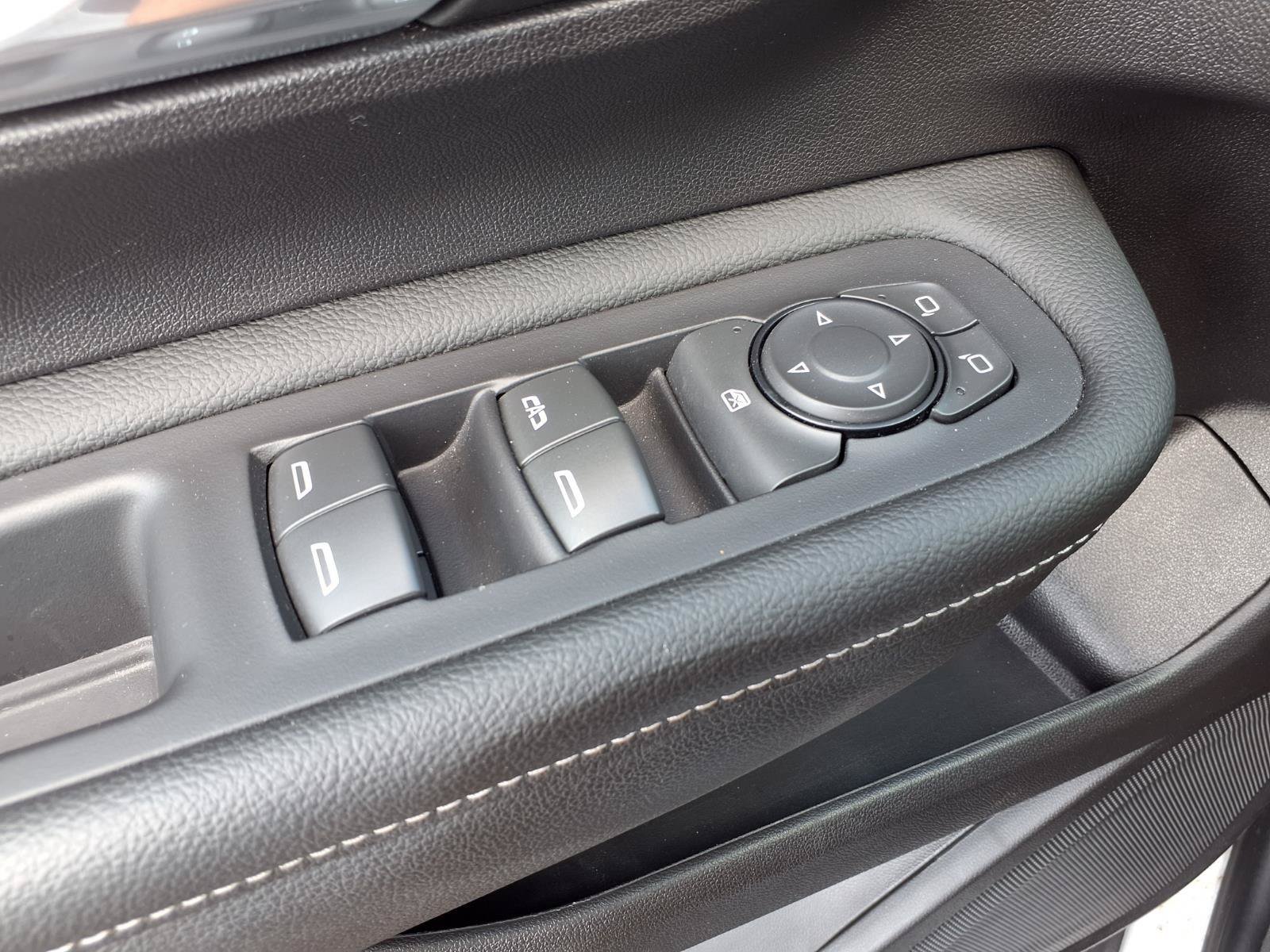 Used 2024 GMC Terrain SLE FWD image 19