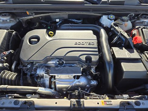 Used 2025 Chevrolet Malibu LT image 25