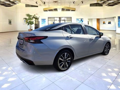 Used 2020 Nissan Versa SV FWD image 5