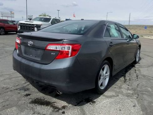 Used 2012 Toyota Camry SE FWD image 8
