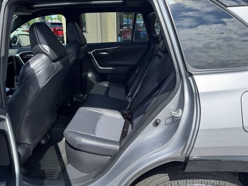 Used 2023 Toyota RAV4 XSE AWD/4WD image 9