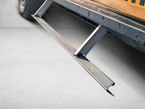 Used 2021 Ford Bronco First Edition image 3