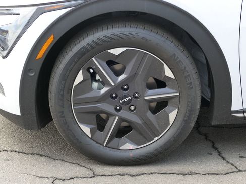 New 2025 Kia EV6 Light w/ Light LR Technology Package image 10