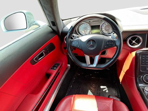 Used 2012 Mercedes-Benz SLS AMG Roadster image 22