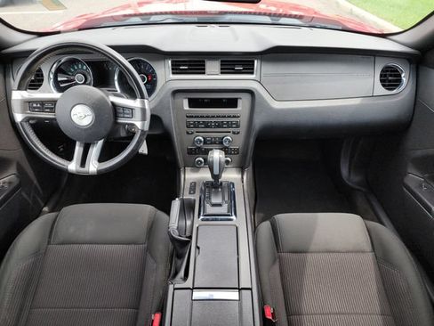 Used 2014 Ford Mustang Convertible RWD image 17